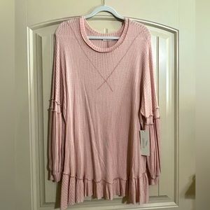 NWT Hummingbird dusty pink waffle top